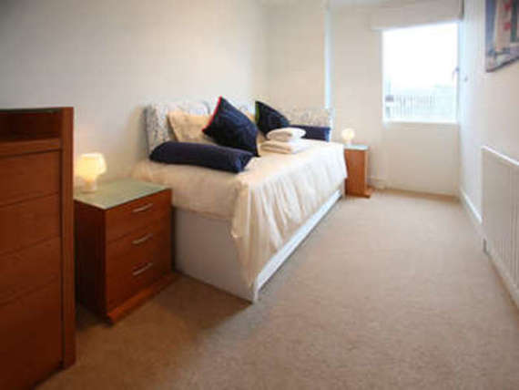 2 bedroom Flat to re...